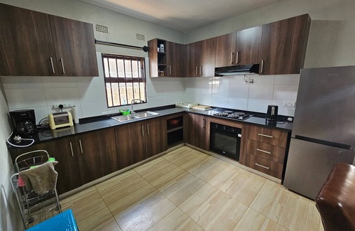 Lusaka House | Spacious secure one bed apartment in Lilayi