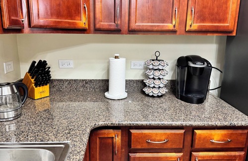 Skokie Condo | Spacious Skokie Retreat - 2BR/2BA - Mins to Chicago, mall & Train