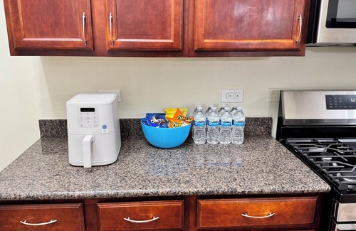 Skokie Condo | Spacious Skokie Retreat - 2BR/2BA - Mins to Chicago, mall & Train