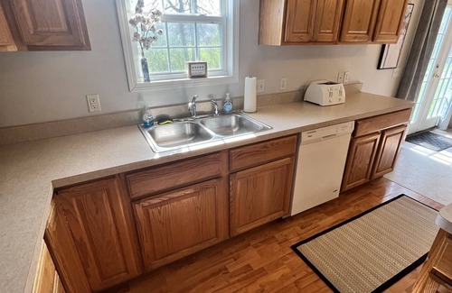 Geneva House | Spacious- SPIRE, GOTL, Wine Country, Beach