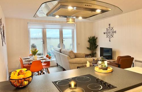 Borehamwood Apartment | Spacious, step free family flat with secure parking