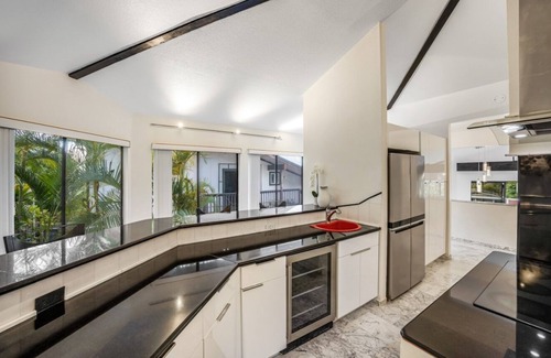 Kaneohe Villa | Spacious Studio Suite With Office (Unit A)