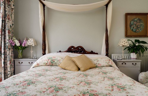 Ash Mill House | Spacious stylish self-contained wing of Georgian manor house