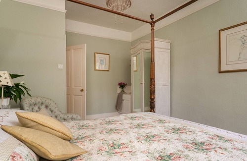 Ash Mill House | Spacious stylish self-contained wing of Georgian manor house