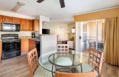 Las Vegas Hotel | Spacious Suite with Patio | Outdoor Pool Access Near Fountains of Bellagio