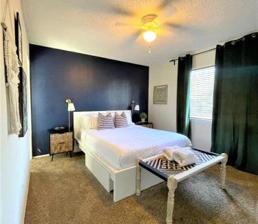 Northeast El Paso House | Spacious Sunset Casa Chuco Home Pool Downtown