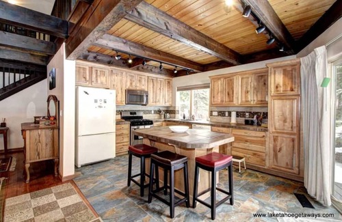 North Upper Truckee House | Spacious Tahoe Chalet 4 Bedrooms/3 Bathrooms