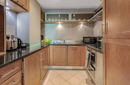 Canary Wharf Apartment | Spacious Two bed Apartment in Canary Wharf, Discovery Dock East by MySquare