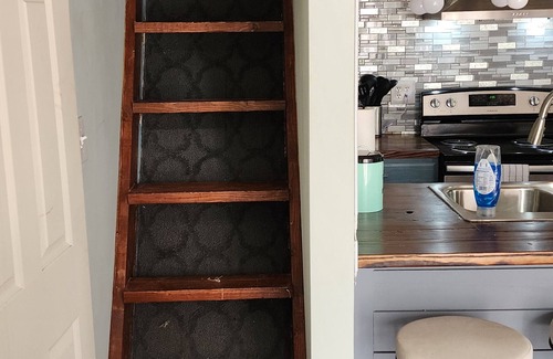 Wilmington Cottage | Spacious two level cottage with pool, patio and hot tub