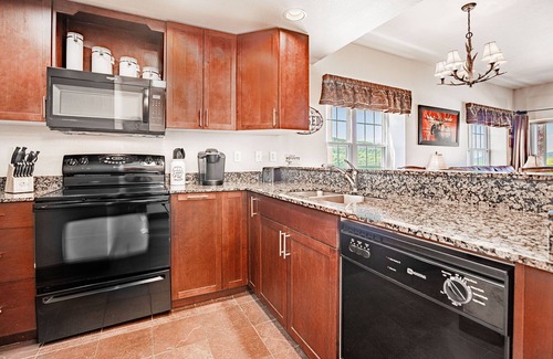 Pigeon Forge Condo | Spacious Unit w/Beautiful Sunset Mountain Views Wraparound Balcony 4005