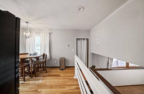 Des Moines House | Spacious updated home minutes from Airport and DT!