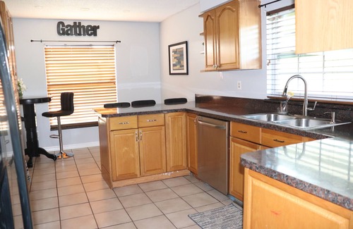 Seffner Community Alliance House | Spacious warm home with 2 parking on driveway and near multiples attractions.