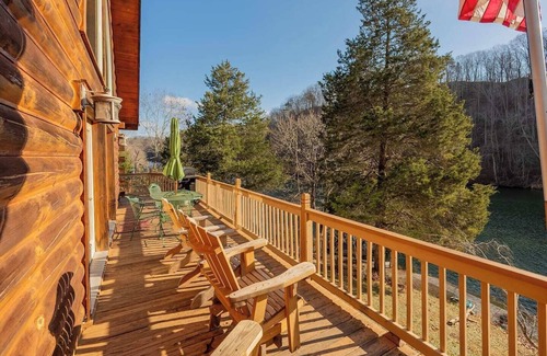 Pulaski Cabin | Spacious Waterfront Cabin on Claytor Lake