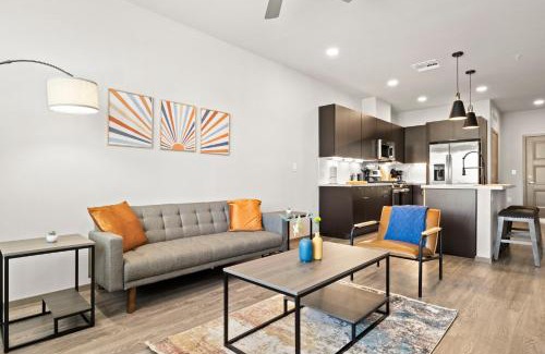 Glendale Sports and Entertainment District Apartment | Spacious Westgate CozySuites by stadium with pool 1
