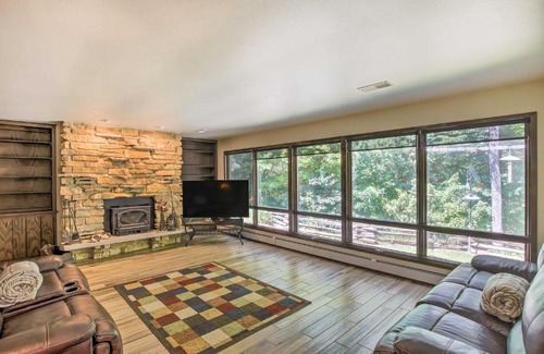 Branch House | Spacious Whitelaw Abode with Patio on 17 Acres!