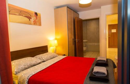 Inchicore Apartment | Spacous Dublin Escape 3BR Ensuited Free Parking