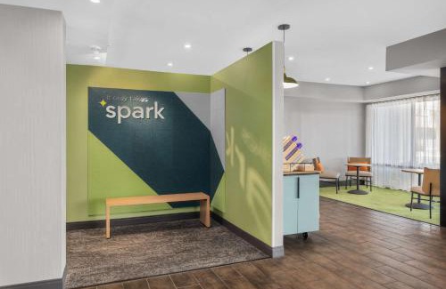 Oleander - Sunset Hotel | Spark by Hilton Bakersfield Central