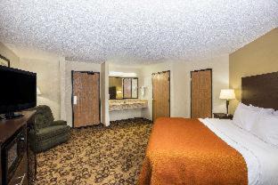 Cedar Falls Hotel | Spark by Hilton Cedar Falls