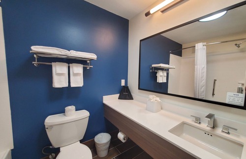 Lansing Hotel | Spark by Hilton Lansing