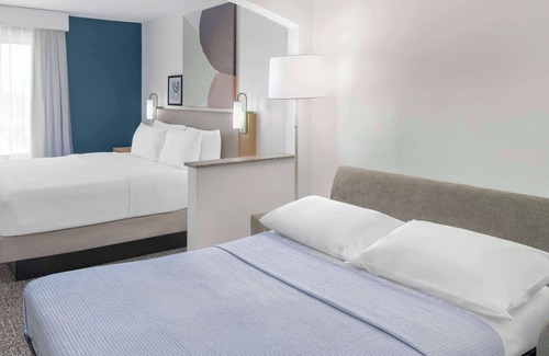 Lansing Hotel | Spark by Hilton Lansing