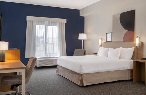 Smithfield Hotel | Spark by Hilton Smithfield I-95