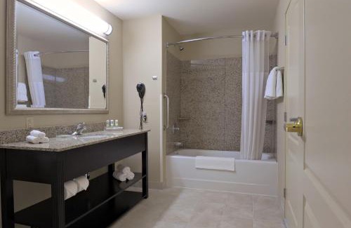 Strabane Hotel | Spark by Hilton Washington Meadowlands Blvd