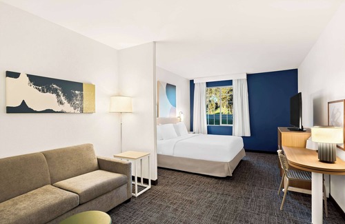 Williams Hotel | Spark by Hilton Williams