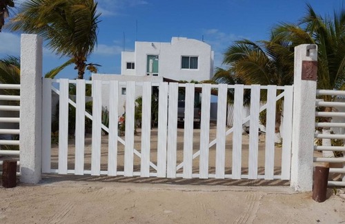 San Benito House | Sparkling Beachfront Pool Satelite TV and WIFI