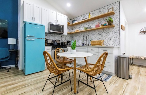 San Onofre Apartment | Sparkling Clean, Stylish 1-bdrm w/parking - 5 min to hiking & beach!