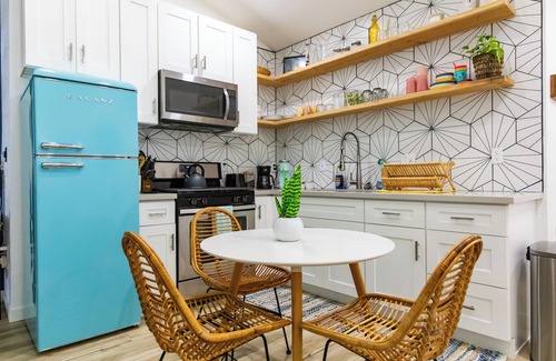 San Onofre Apartment | Sparkling Clean, Stylish 1-bdrm w/parking - 5 min to hiking & beach!