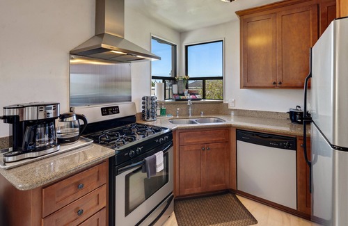 Paradise Valley Apartment | Sparkling Clean Luxury 3 BR House Near SF/SFO/CalTrain/BART+EV+Free Parking+WiFi