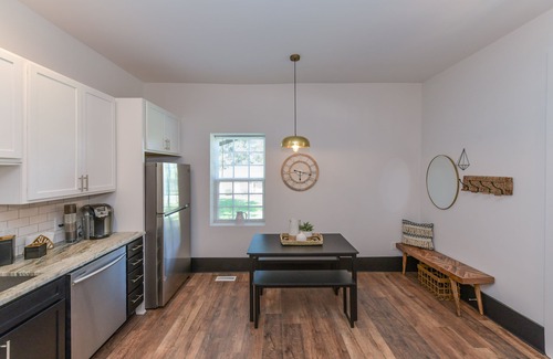 York Apartment | Sparkling Clean Historic Liberty Belle