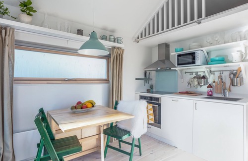 Alvsjo Cottage | Sparkling newly built house close to city & nature