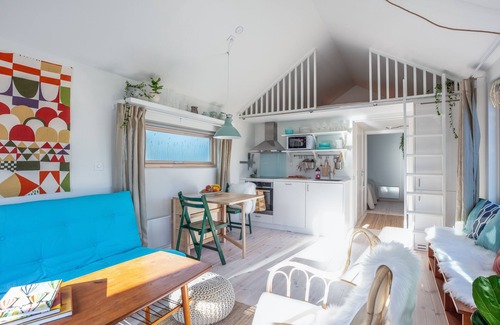 Alvsjo Cottage | Sparkling newly built house close to city & nature