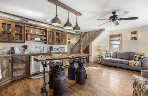 Lupton City Cabin | Sparrow Nest, Hot Tub, 20 min. from downtown Chattanooga!