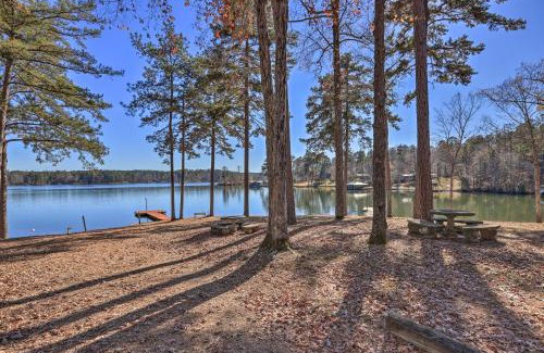 Milledgeville House | Sparta Lake Home with Deck and Boating Access!
