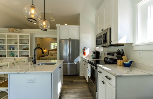 Beaufort Apartment | "Spartina Place" Mermaid Lookout! Carriage House with a View!