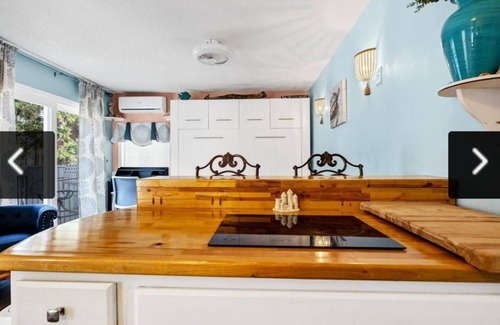 Ocean Ridge Cottage | SPECIAL‼️ COASTAL COTTAGE SLEEPS 4 SWIMMING, FISHING, TURTLE TOURS, GOLF, BIKING