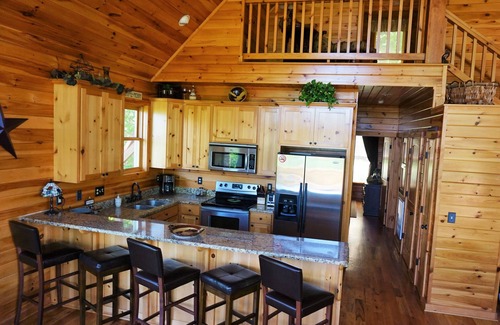 Hays Cabin | Special Labor Day Rate! Near Wine Country & Parks. Great Hiking & Amazing Views!