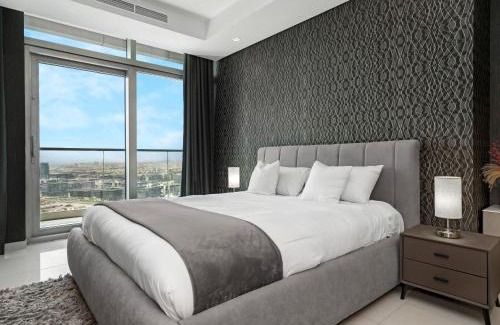 Trade Center Apartment | Spectacular Burj View from Infinity Pool