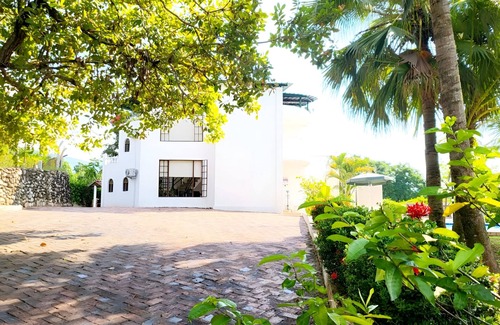 Melgar House | Spectacular Finca House with pool, WI FI and AC