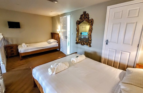 Morecambe Apartment | Spectacular hotel room over looking the river cottage 3