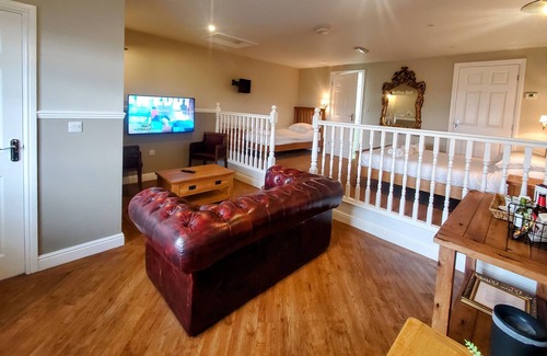 Morecambe Apartment | Spectacular hotel room over looking the river cottage 3