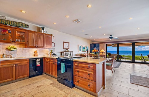 Historic Lahaina Front Street House | Spectacular Maui Family vacation home - 4 bedroom + den, 4 bath, AC, pool.