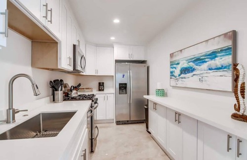 Sunset Cliffs House | Spectacular Ocean View! 2 bdrms/2 baths, EV Charger