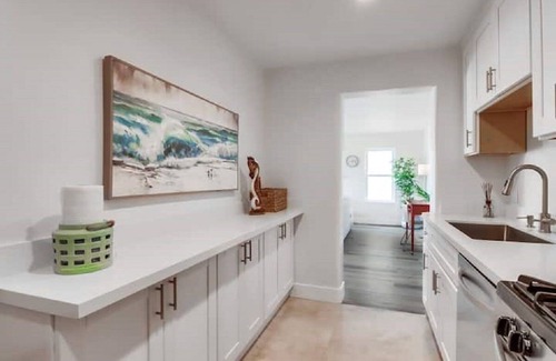 Sunset Cliffs House | Spectacular Ocean View! 2 bdrms/2 baths, EV Charger