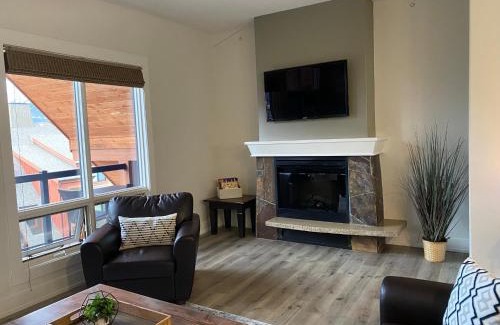 Canmore Resort | Spectacular Penthouse With Amazing Views, Indoor Pool and Hot tub