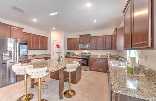 Balm House | SPECTACULAR RETREAT 5BD 12 PPL Hotspot In The Heart Of Tampa