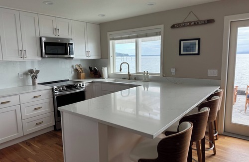 Freeland House | Spectacular Whidbey Island Beach Front Estate - on sandy Mutiny Bay