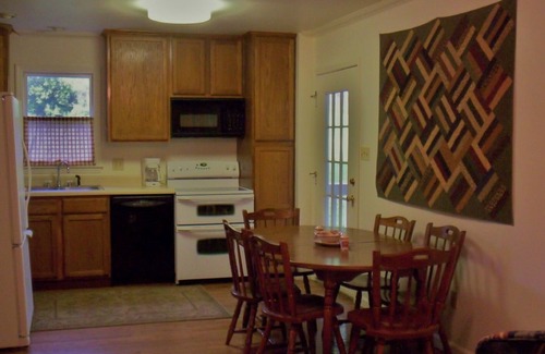 Sevierville Cabin | Spence Cove River Farmhouse ~ Fish, Swim, Tube, Kayak! WiFi, Hiking Trails